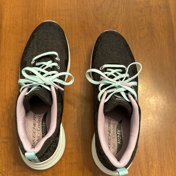 Skechers Air Cooled Arch Fit Women’s Size 9 walking shoes style number 149414 - Picture 1 of 3